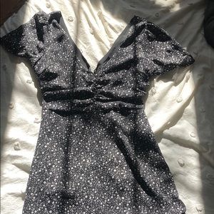 Deep-V Neck Floral Dress 🌺 NWOT